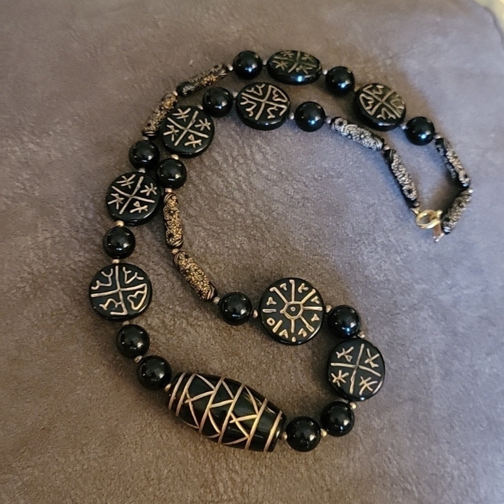 Vintage Black Carved Floral Ethnic Resin Beaded Necklace - Picture 2 of 5